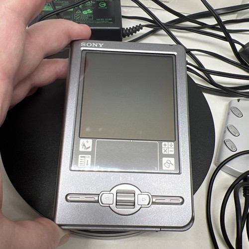 Sony Clie PEG-TJ27 PDA + adaptateur audio Sony PEGA-SA500 - Photo 4 sur 11