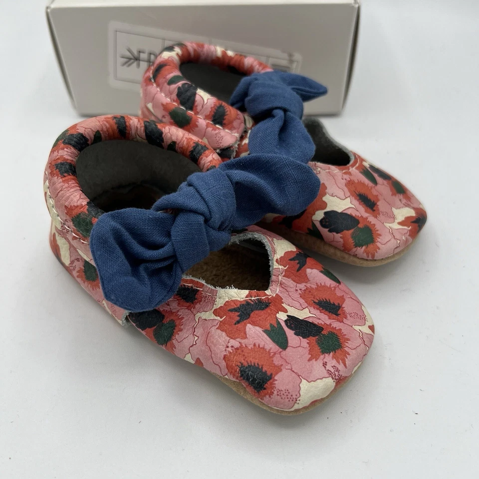 Mocasines con lazo anudados recién escogidos de cuero para niños pequeños talla 5 Island Bloom floral Foto 2 de 4