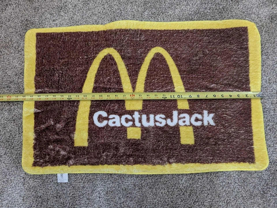 全新 Travis Scott x McDonald's Cactus Jack Arches 地毯 CJ 收藏塔夫特 — 第 3/4 张图片