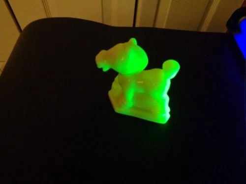 Fenton Glass Burmese Plug Horse Oscar 4" Pony Figure 1992 HCA Uranium Glows!