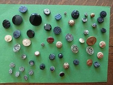 Lot  de 52 boutons anciens  de 1880 à 1950