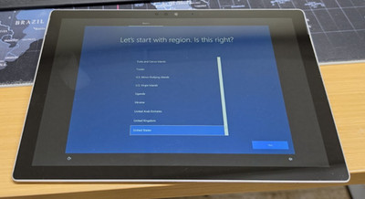 Microsoft Surface Pro 5th Gen. (1796) 128GB, Intel i5-7300U, 4GB Ram - No ACC