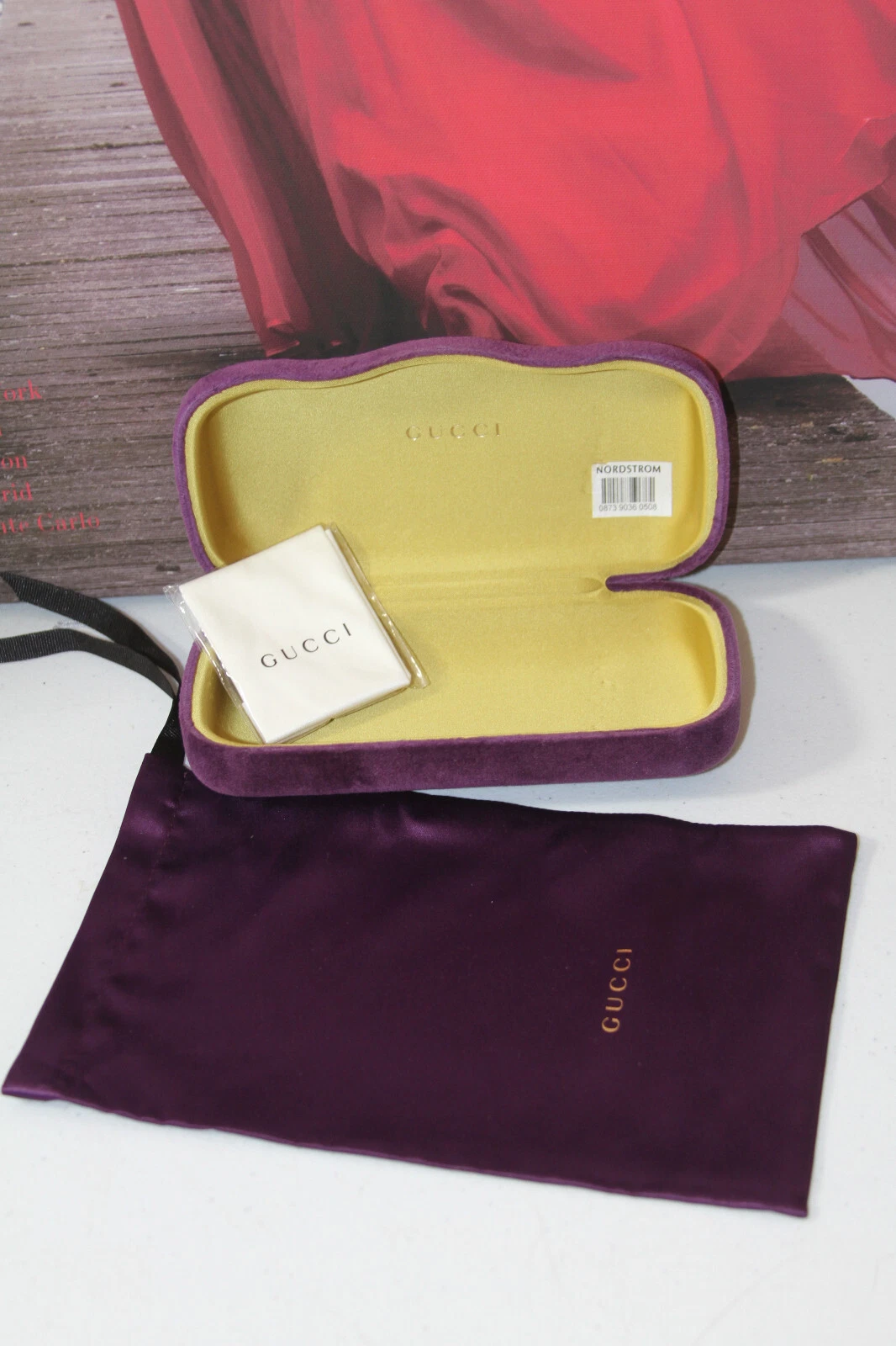 Lunettes de soleil Gucci Velvet étui rigide grandes lunettes #02 
