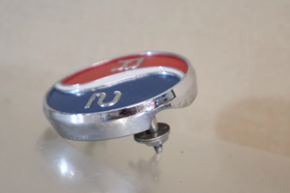 Emblema de parrilla Studebaker 1964 R2 para Lark Daytona Commander Challenger om Foto 3 de 4