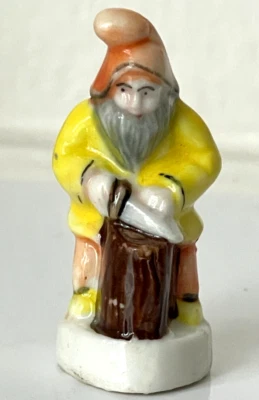 Grande Maxi Fève Blanche Neige Nain Jaune Galette⭐ des rois French charm 4,1cm ! - Photo 1/4
