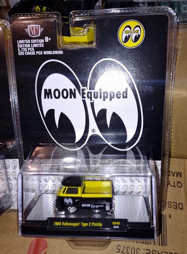 M2 Machines 1:64 Moon Equipped 1960 Volkswagen Type 2 Pick Up Release HS40 - Picture 2 of 2