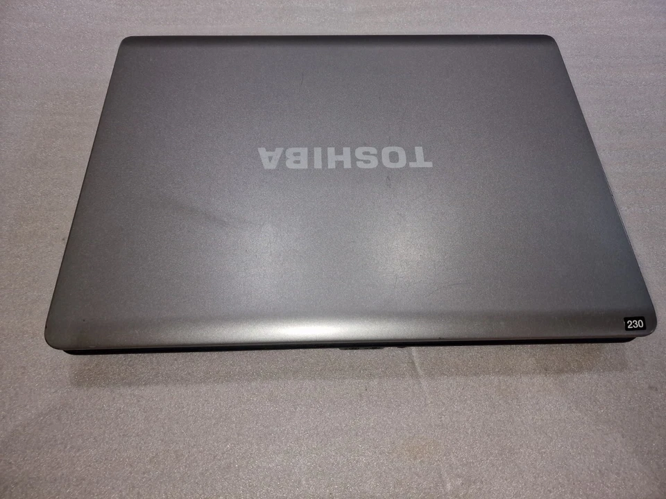 Toshiba Satellite Pro L300D-21U Amd Sempron SI-40 2GHz Untested For Parts - Image 2 of 4