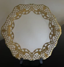 L'Objet AEGEAN 24k GOLD 10.5” SCULPTED DINNER PLATE MINT