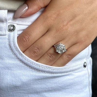 CVD Lab Grown 18k Weißgold Diamant Ring 3,75 Karat IGI E F VVS2 Radiant Cut