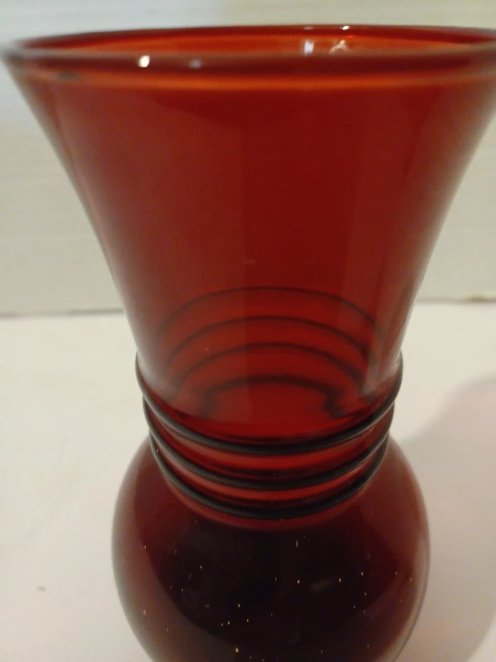Vintage Anchor Hocking Royal Ruby Red Glass Vase Harding Pattern 1930s +1 Ruffle - Image 2 of 4