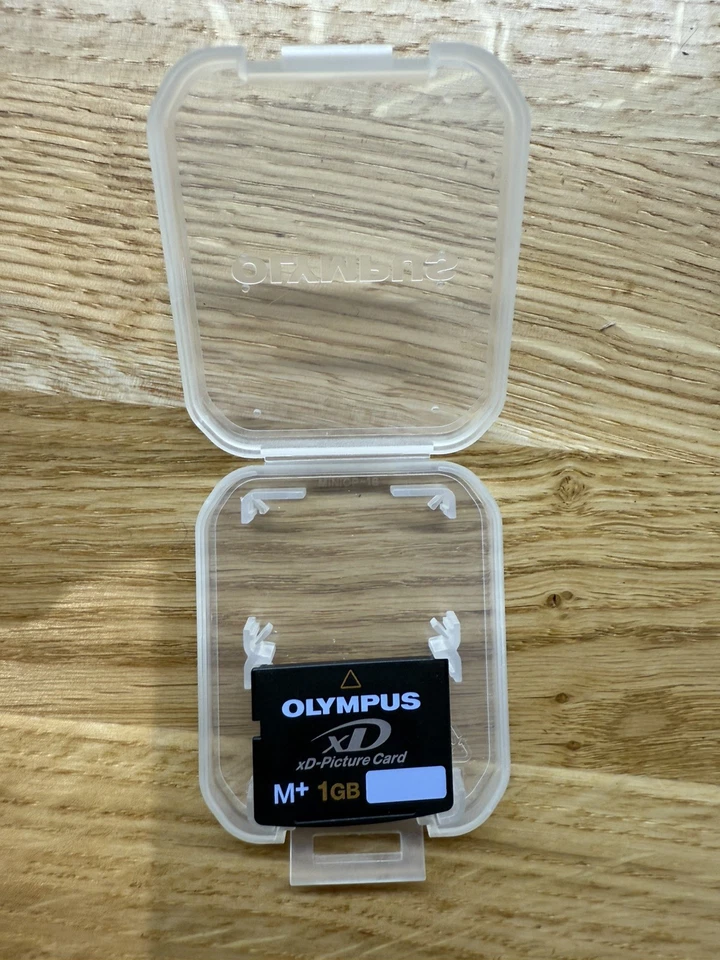 1GB OLYMPUS XD MEMORY CARD TYPE M+ FOR FUJI FINEPIX/OLYMPUS CAMERAS 1 GB CASED - Image 2 of 3