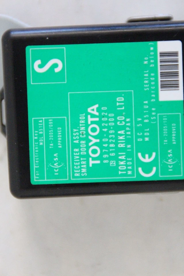 Antenna Toyota RAV 4 III SA CA 8974042020 10-2006 - Image 3 of 3