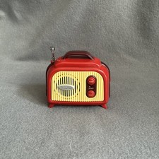 Modern Expressions Mini Retro Radio FM Hi-Fi Sound Auto Scan Small Radio