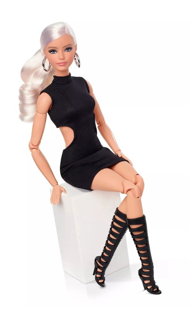 バービー　BARBIE BASICS #07-001 Barbie: Black Label Basics 001 - Models 05, 07, 09 - Doll