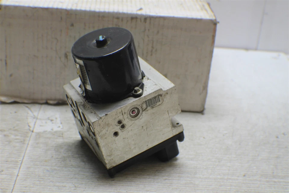 2006-2007 Chevrolet Impala Monte Carlo ABS Pump Control 15815904 Module 308 15E3 - Image 4 of 4