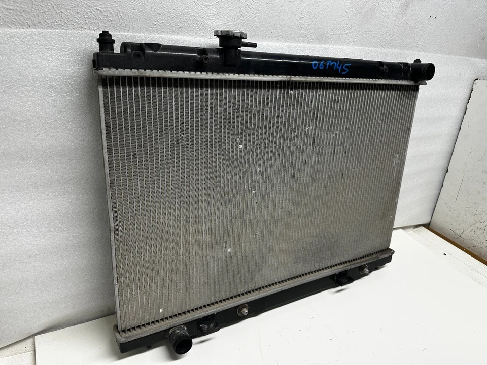 Radiador P40249 2006-2008 Infiniti M35 M45 DENSO 221-3427 Foto 2 de 4