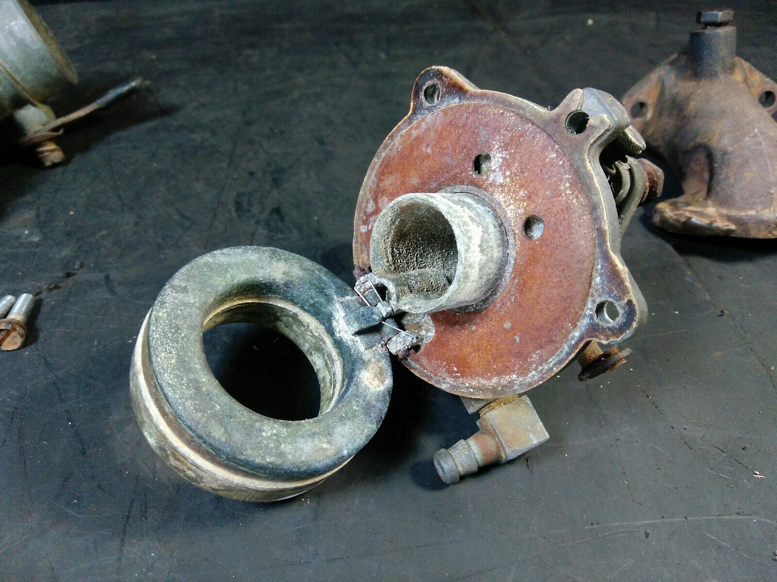 Vintage Briggs Stratton Engine Oil Bath & Carburetor parts Lot eBay