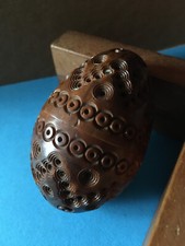 Ancien Oeuf à Priser Sculpté Boîte de Couture en Bois d'Olivier