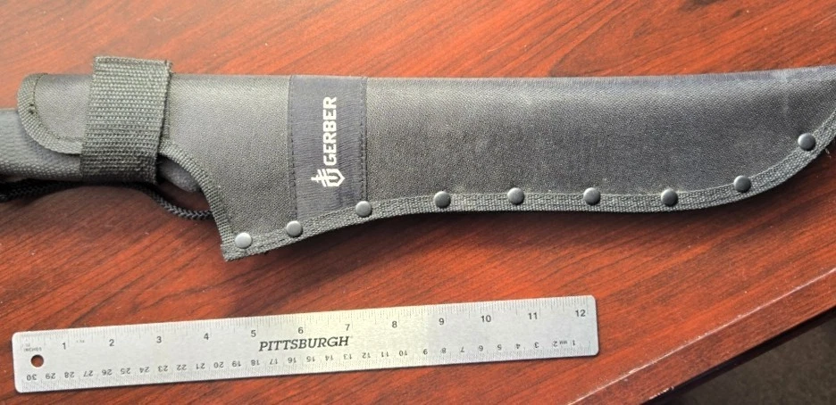 GERBER® GATOR MACHETE JR. - Acero HC - Sierra trasera - Funda de nailon - Mango de goma Foto 4 de 4