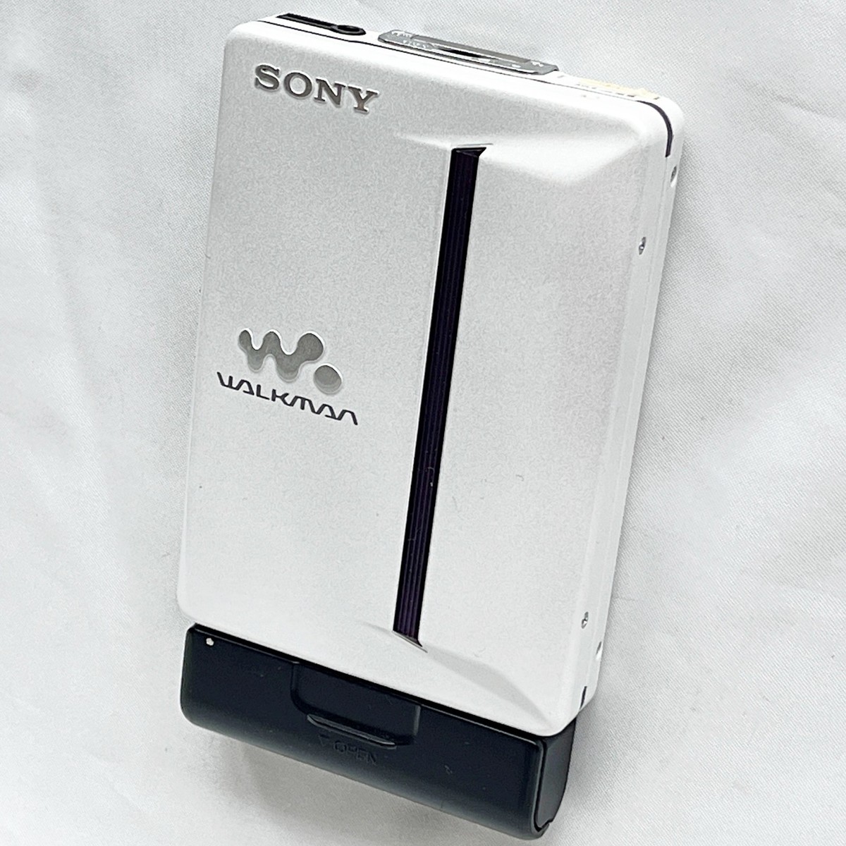 SONY WM-EX910 2000 Walkman W/Accessories White Cassette Player