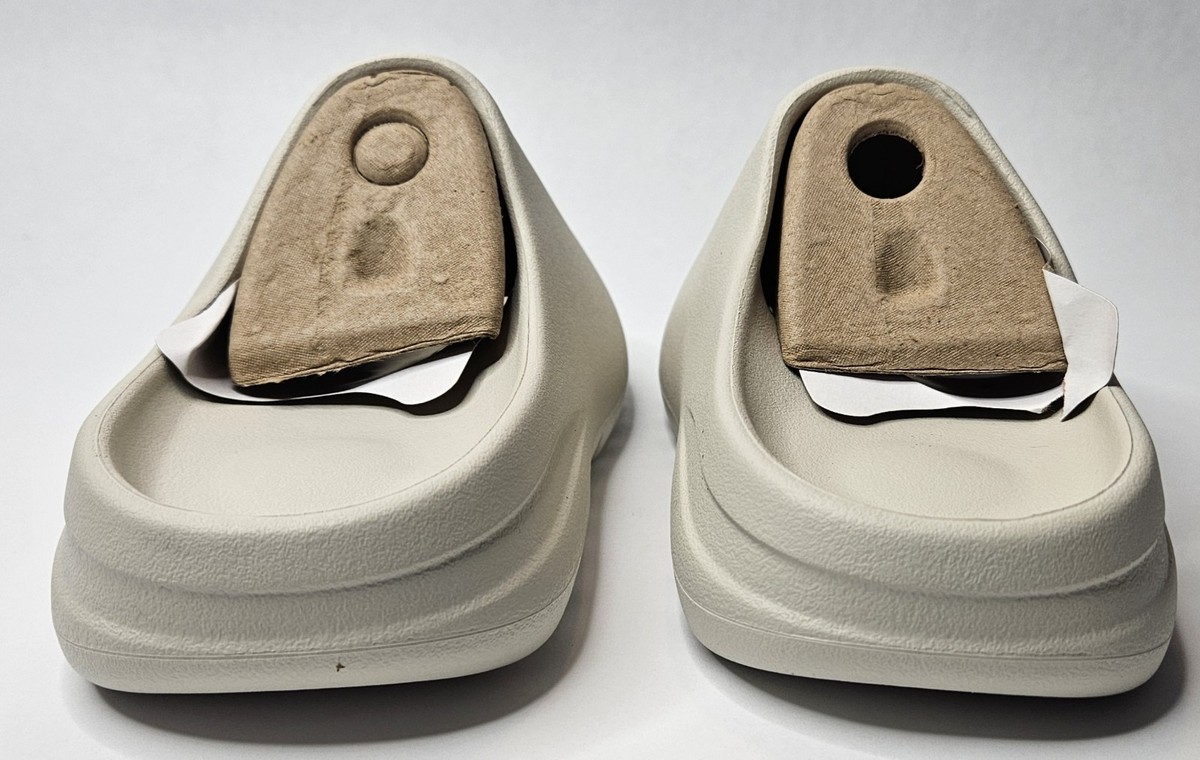 New in Storage Bag Yeezy Slides Men