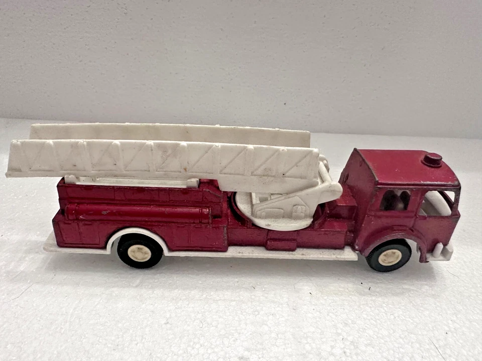 Vintage Lot Tootsietoy (8) Emergency Rescue Vehicles Made In USA - Image 4 of 4