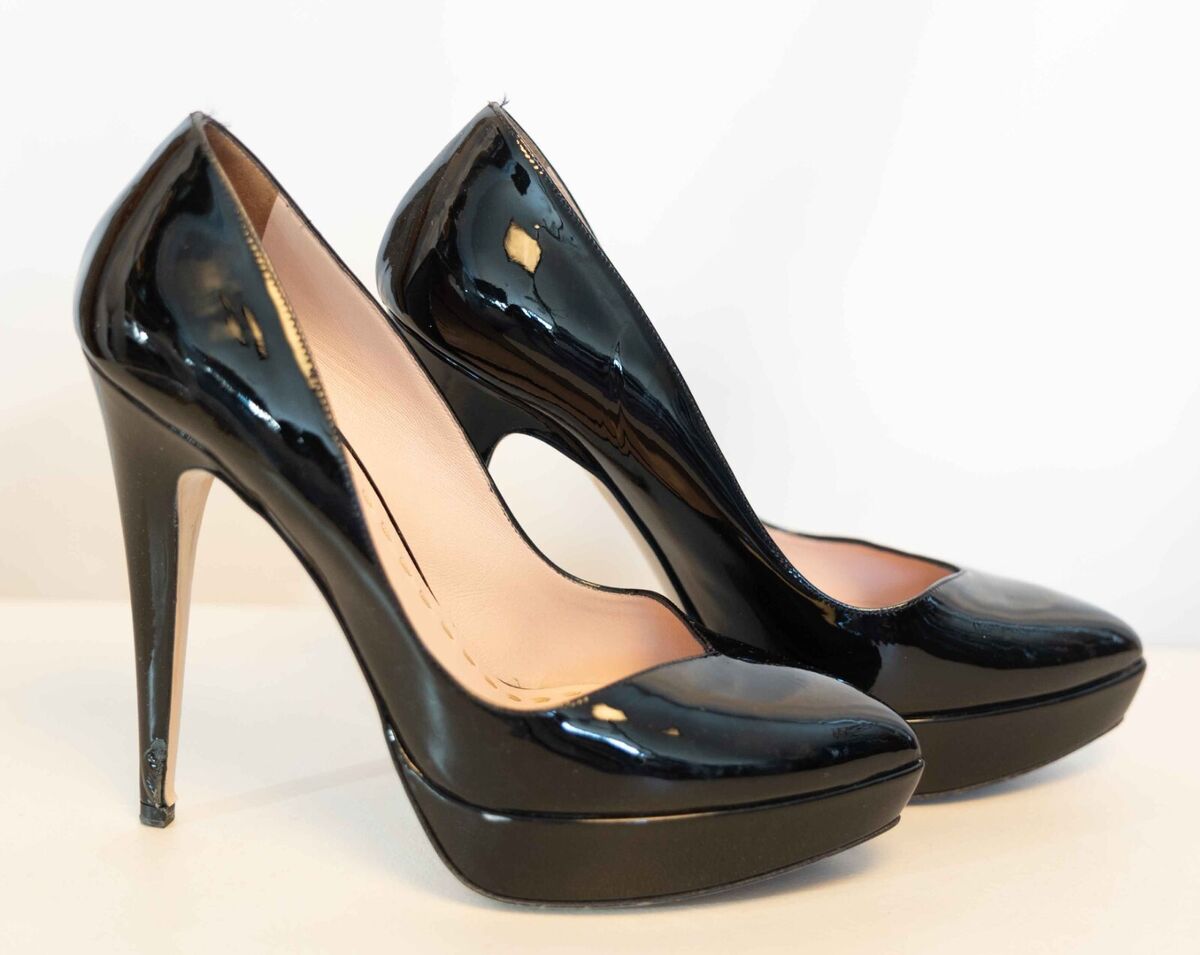 MIU MIU Calzature Donna Nero (Black) Vernice Size 39 Patent MIU MIU Calzature Donna Nero (Black) Vernice Size 39 Patent