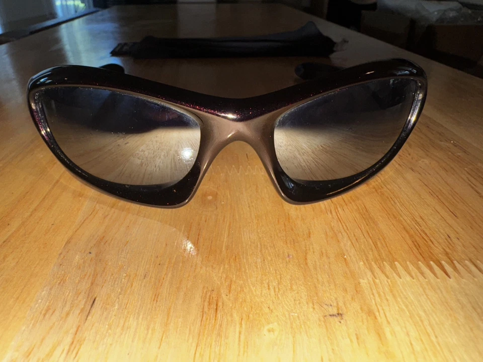 Brillo rojo vino Oakley Monster Dog hecho en EE. UU. Foto 4 de 4