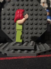 LEGO Sh0010 DC Super Heroes Poison Ivy, Hair Over Shoulder Minifigure 