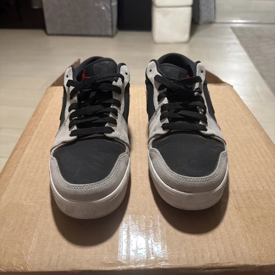 Nike - Talla 10 - Air Jordan 1 V.2 Bajo Negro Blanco (584794-010) Foto 3 de 4