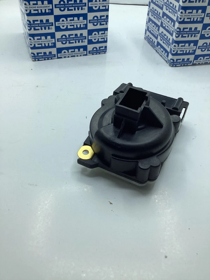 Original Engine Management Ignition Switch IS148 Replaces 4793576 - Image 2 of 4