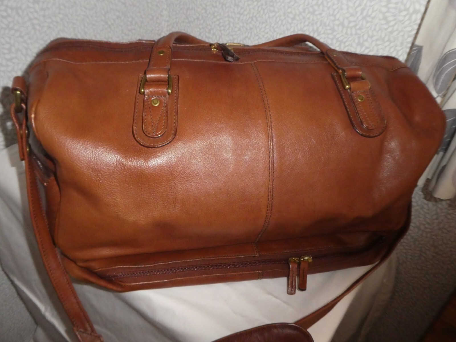 Hidesign leather holdall overnight/weekend travel bag with 2