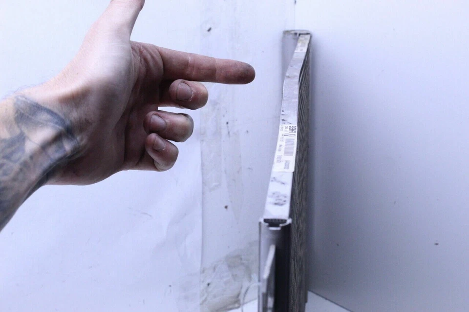 Alfa Romeo 2015-2017 4C Spider aire acondicionado condensador OEM usado Foto 4 de 4