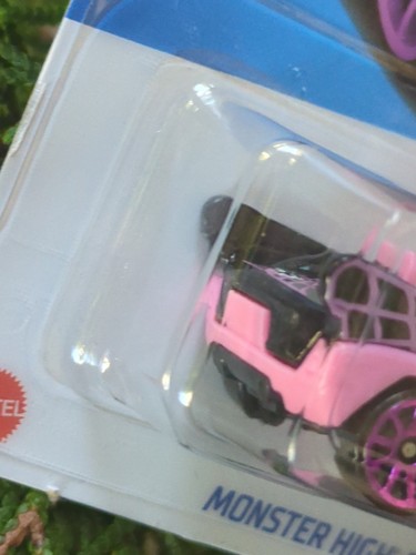 Hot Wheels Monster High Ghoul Mobile - Picture 17 of 18