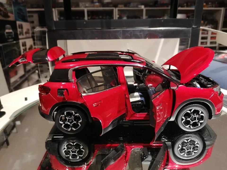 Paudi 1/18 Citroen C5 Aircross 2017 MINT IMPRESSIVE MODEL with original Box - Immagine 3 di 4