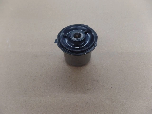 Buje de brazo de control superior Jeep Grand Cherokee 1999-04 OEM 52088214 Foto 2 de 4