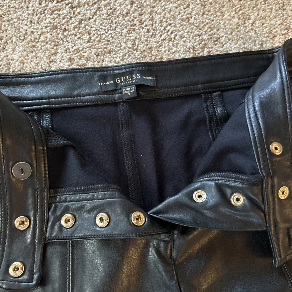 Pantalones de pierna recta de cuero sintético negros para mujer GUESS talla S 28X25,5 A1 Foto 3 de 4