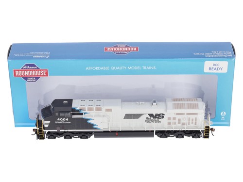 Locomotora diésel Roundhouse 97257 HO Norfolk Southern AC44C6M #4004 NUEVA EN CAJA | Condition: New