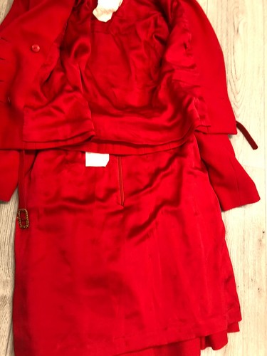 CHANEL 1995 Red Wool BELTED JACKET SKIRT Suit Logo Button Sz.M Collector - Picture 8 of 11