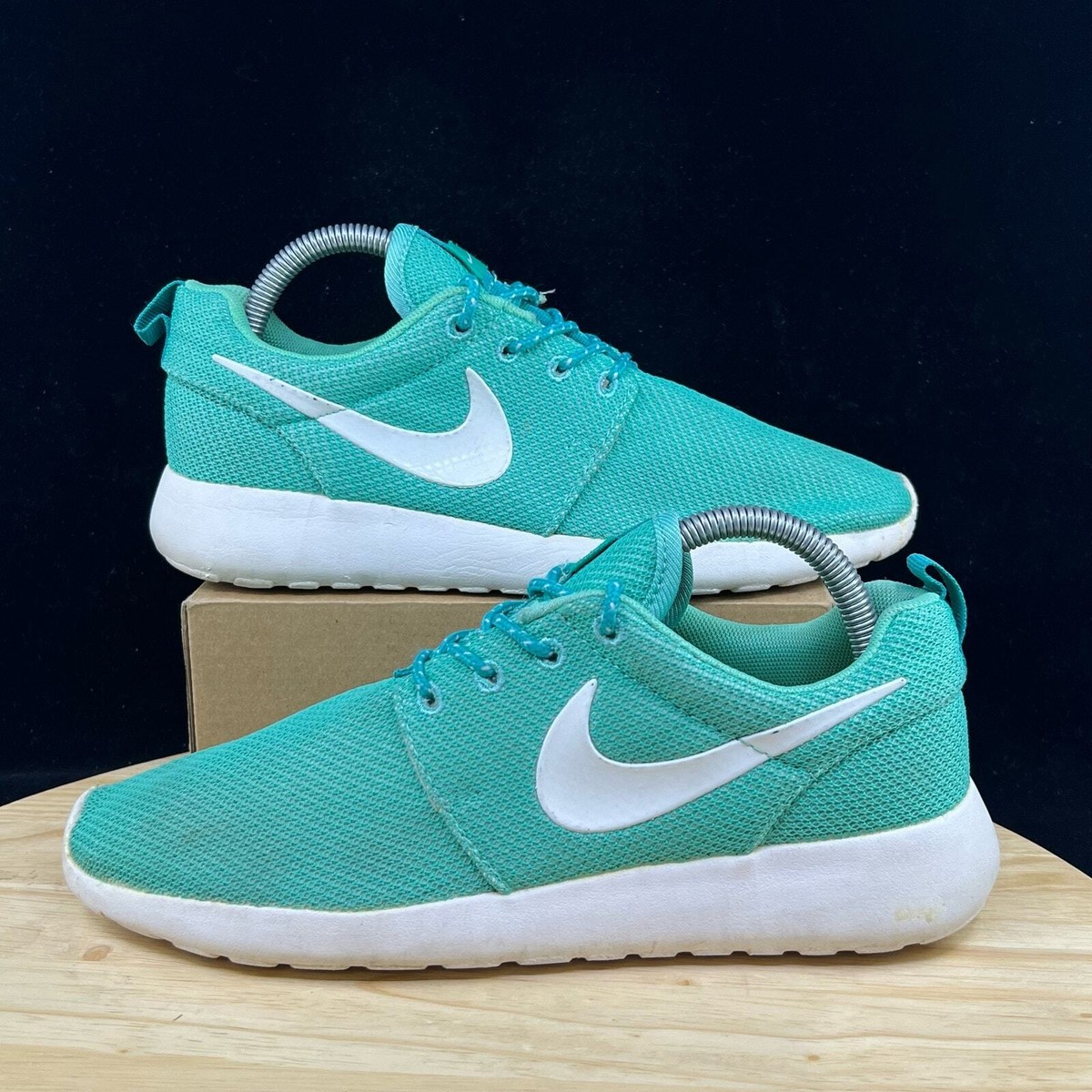 Nike Dunk Low Tribal Nike Roshe 106 Nike SB Dunk Low 85 Cream