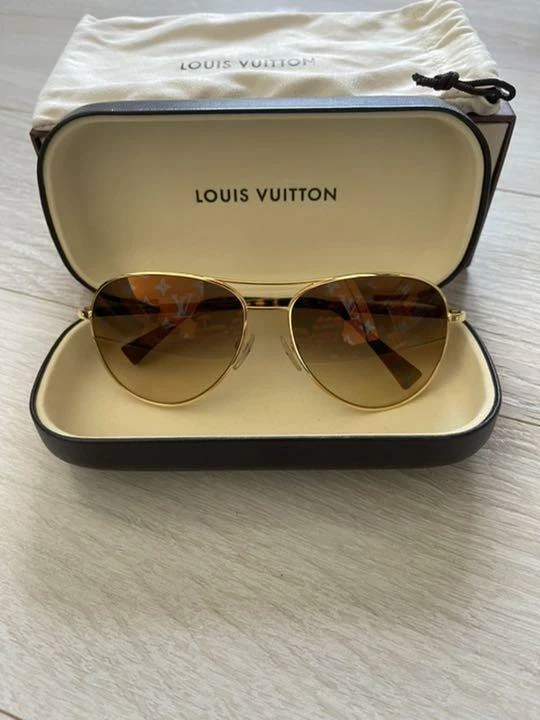 Louis Vuitton Sunglasses Men Monogram Brown Lens Gold Frame W/Box, Storage  Bag