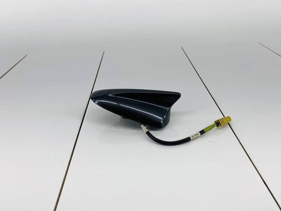 14-18 MAZDA 3 TRASERO SUPERIOR EXTERIOR TECHO ALETA DE TIBURÓN ANTENA GRIS METEORO OEM Foto 3 de 4