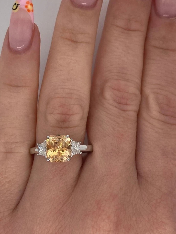 Anillo de zafiro naranja de corte radiante de diamantes creado en... - Imagen 4 de 4