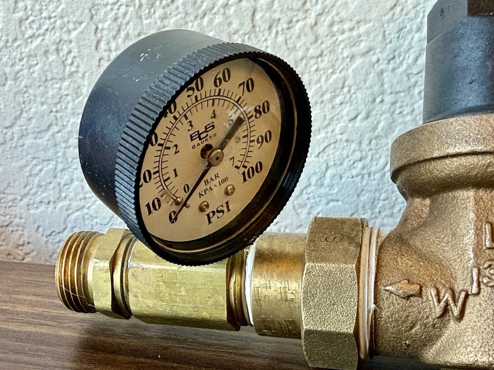 Válvula redutora de pressão Wilkins 3/4 com medidor CSA B356 ASSE 1003 15-150 PSI BR4 - Imagem 3 de 4