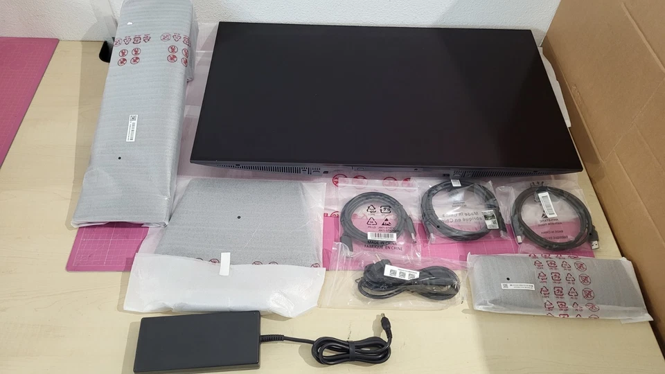 LG Electronics 32GS95UX-B UltraGear 4K-UHD Gaming OLED-Monitor 32" _13.2_2 - Bild 3 von 4