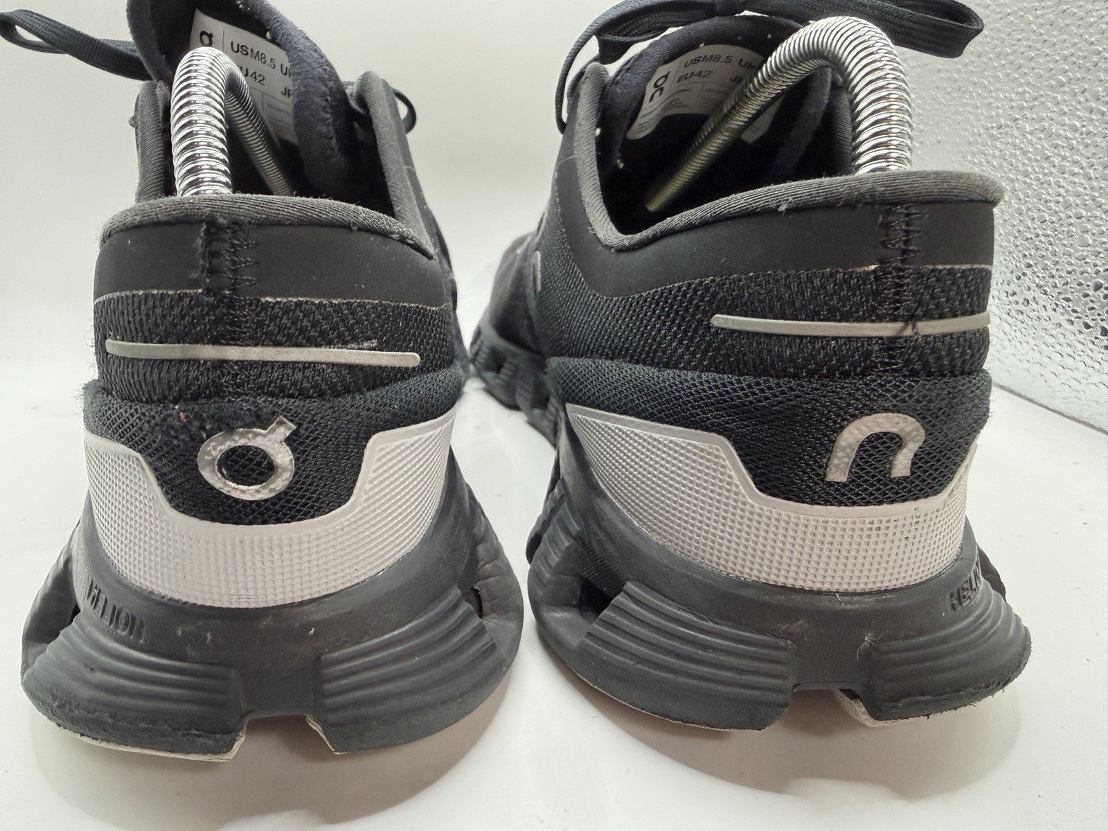 ON CLOUD RUNNING MAN - image 2