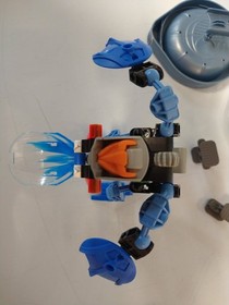 2 Vintage 2002 LEGO BIONICLES 8561 BOHROK NUHVOK & 8562 BOHROK GAHLOK Retired