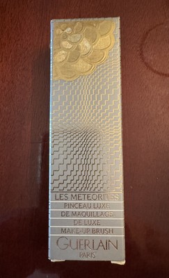 New In Box Guerlain Les Meteorites Retractable Deluxe Makeup Brush with Case