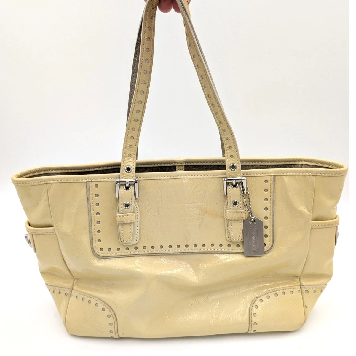 Borsa a mano Coach vintage in pelle verniciata lucida beige argento taglia unica