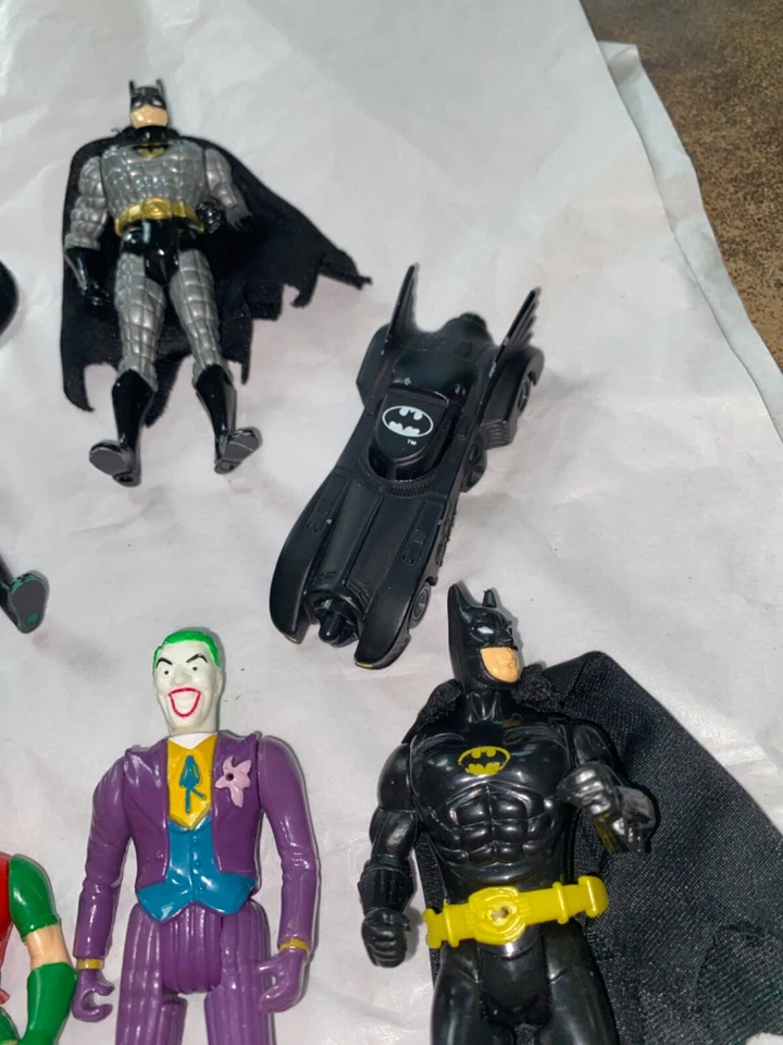 LOTE DE FIGURAS BATMAN KENNER DC y BATMÓVILES ERTL AÑOS 80 Y 90 Foto 4 de 4